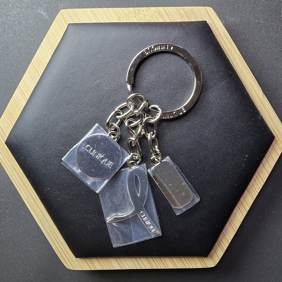 2/$20 Clinique BCRF‎ Pink Keychain - Picture 6 of 7